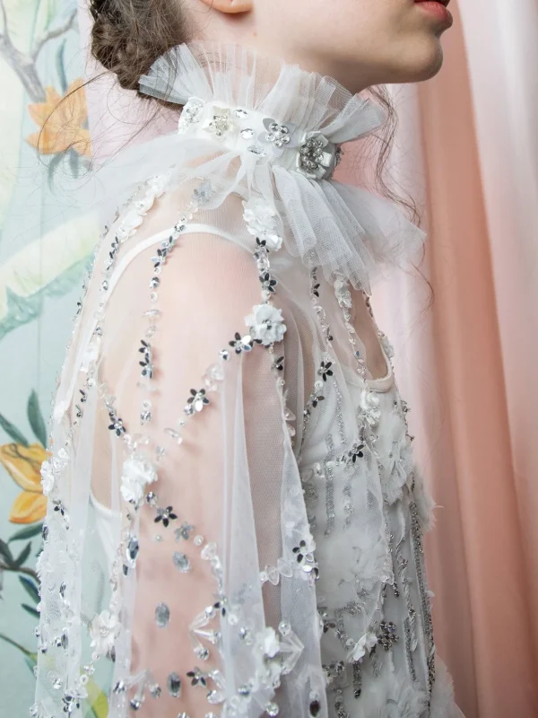 zeppelin_cape_2-1.webp Zeppelin Cape<Tutu du Monde Fashion